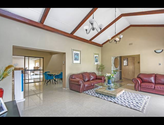 4 BEDROOM FREEHOLD FOR SALE IN BRAMLEY